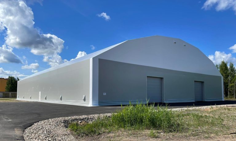 Finest-Hall Factory OÜ toodetud ja paigaldatud PVC hall mõõtudega 40x50m, kõrgusega 6m KPG Kaubandus OÜ-le.