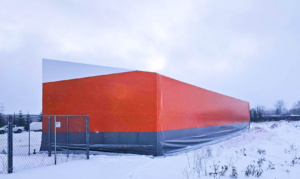 Finest-Hall Factory OÜ toodetud ja paigaldatud varikatus mõõtudega 8x25m, kõrgus 5,6 meetrit Ledzep OÜ-le.