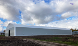 Finest-Hall Factory OÜ toodetud ja paigaldatud PVC hall mõõtudega 30x80m, kõrgusega 5 meetrit Kiinteistö Oy-le.