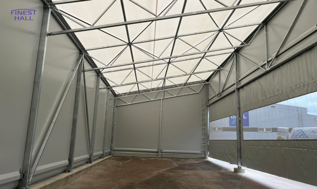 Finest-Hall Factory OÜ toodetud ja paigaldatud varikatus mõõtudega 8x21m, kõrgusega 6,8 meetrit Dahl Oy-le.