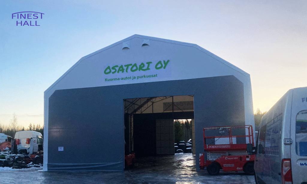Finest-Hall Factory OÜ toodetud ja paigaldatud PVC hall mõõtudega 15x21m, kõrgusega 6 meetrit Osatori Oyj-le.
