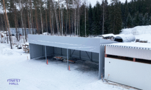 Finest-Hall Factory OÜ toodetud ja paigaldatud varikatus mõõtudega 8x21m, kõrgusega 5 meetrit FennoSteel Oy-le.