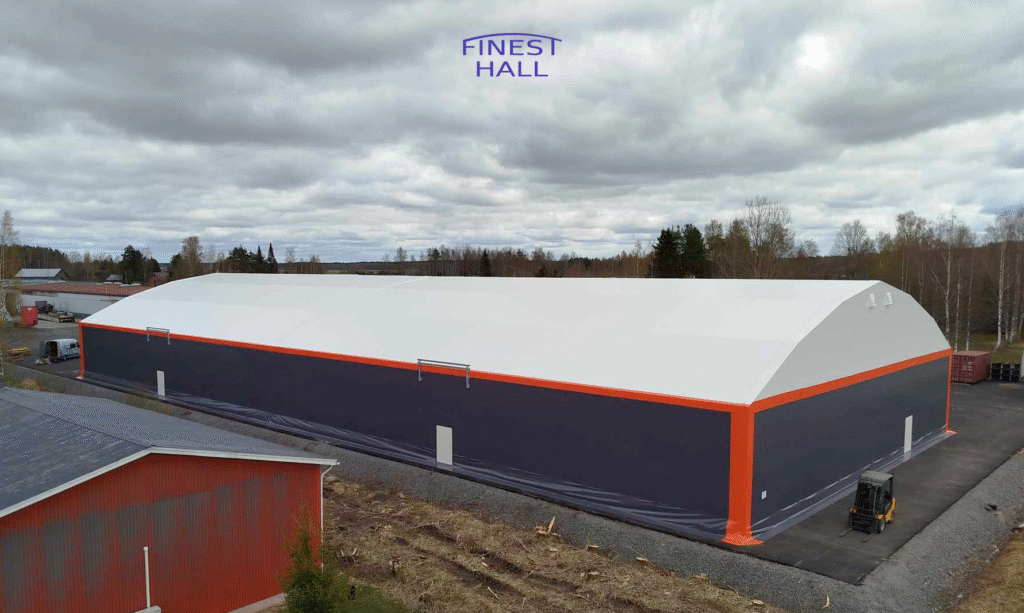 Finest-Hall Factory OÜ toodetud ja paigaldatud PVC hall mõõtudega 30x72m, kõrgusega 5,6 meetrit Länsi-Suomen Verkkopalvelut Oy-le.