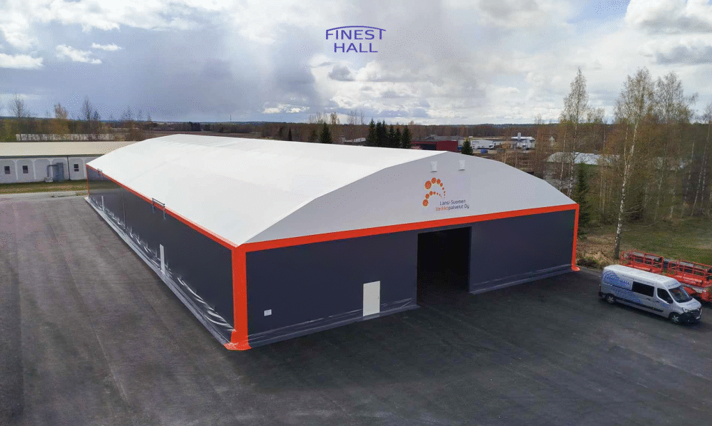 Finest-Hall Factory OÜ toodetud ja paigaldatud PVC hall mõõtudega 30x72m, kõrgusega 5,6 meetrit Länsi-Suomen Verkkopalvelut Oy-le.