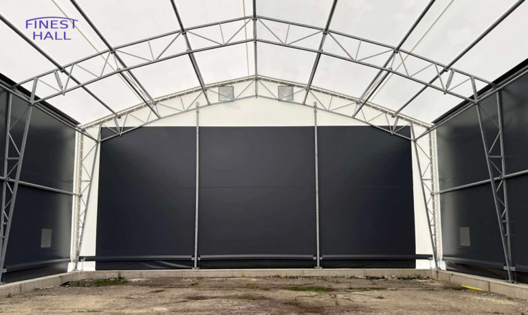 Finest-Hall Factory OÜ toodetud ja paigaldatud PVC hall mõõtudega 15x40m, kõrgusega 6 meetrit Compacto OÜ-le.