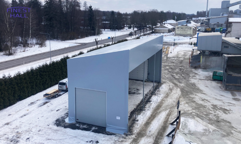 Finest-Hall Factory OÜ toodetud ja paigaldatud varikatus mõõtudega 8x21m, kõrgusega 9,4 meetrit Perasaar OÜ-le.
