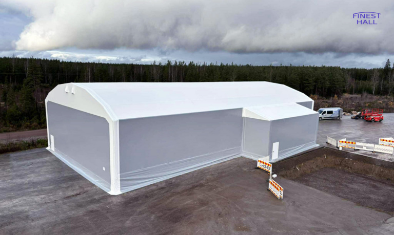 Finest-Hall Factory OÜ toodetud ja paigaldatud PVC hall mõõtudega 20x36m, kõrgusega 5,6 meetrit + varikatus mõõtudega 4x12m, kõrgusega 4 meetrit Soilfood Oy-le.